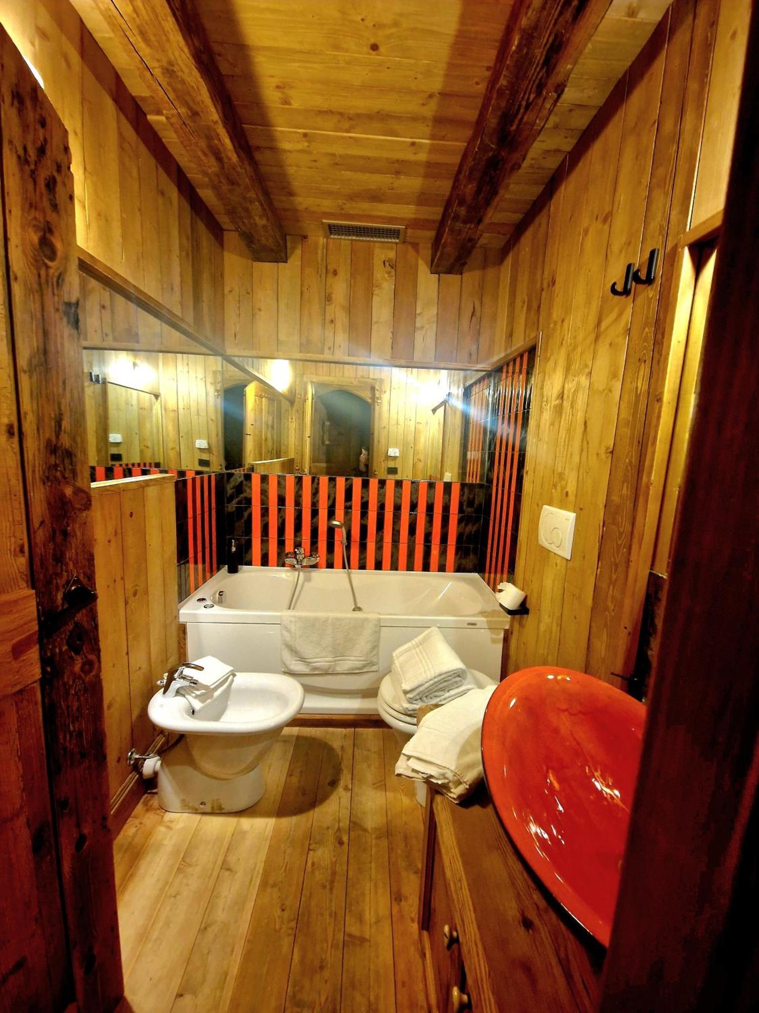 סן ג'אקומו Chalet Euthalia Restaurant & Suites מראה חיצוני תמונה